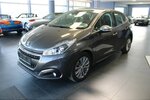Peugeot 208 PureTech 110 Allure - Panorama - 84.341 km 8.980 &euro; Euskirchen 53881