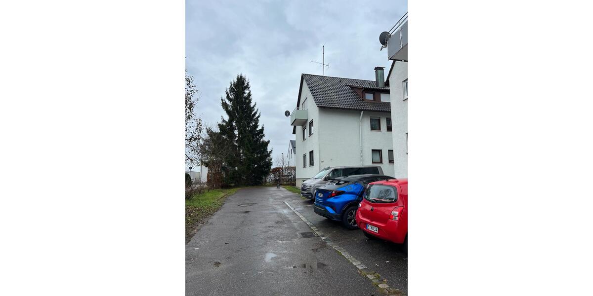 2 Zimmer DG-Wohnung mit Balkon, EBK und Stellplatz 2 zimmer