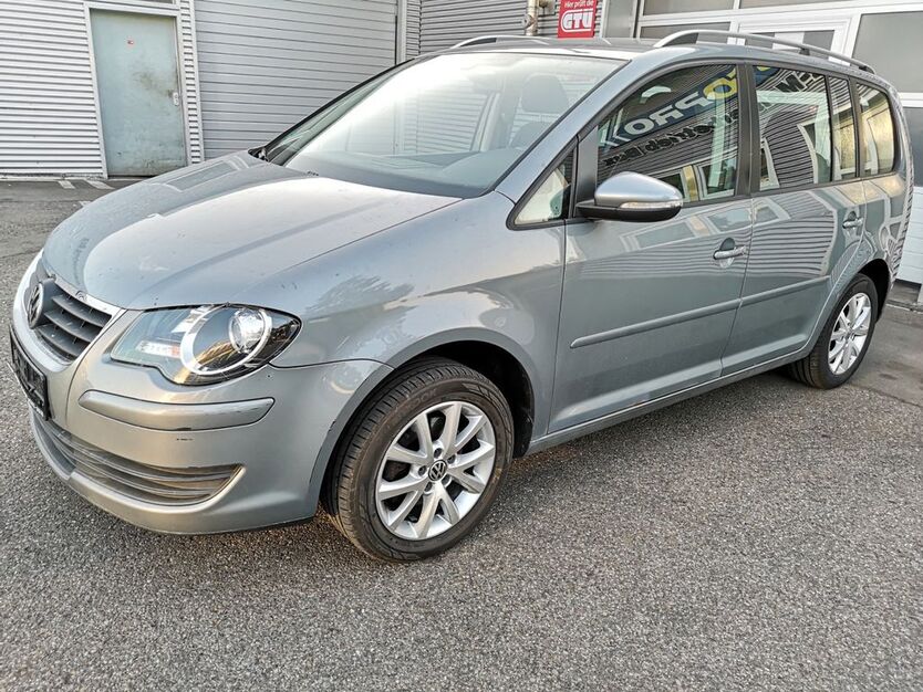 VW Touran 261.500 km 4.450 € Ofterdingen 72131