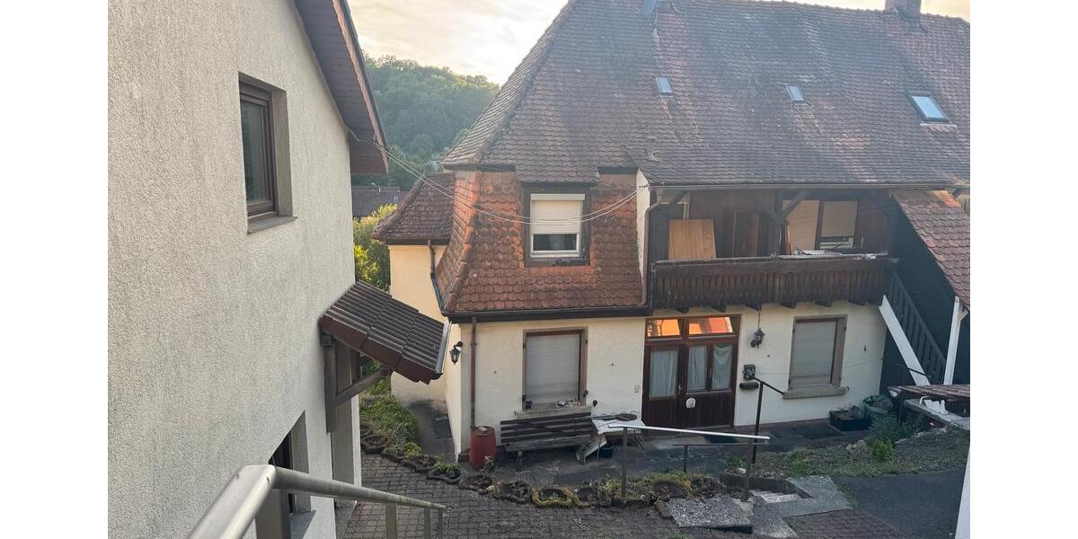 Doppelhaushälfte Adelsheim - 14 Zimmer, 180 m&sup2;, 250.000&euro; | Angebot:27120369