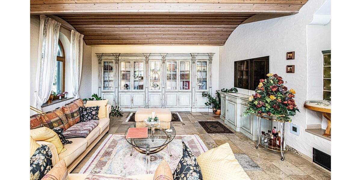 Ein Zuhause, das berührt: Exklusives Anwesen mit Traumgarten & Südterrasse in Roding - Einfamilienhaus Roding | Angebot:26490952