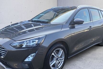 Ford Focus 82.384 km 13.990 &euro; Offenburg- Industriegebiet Elgersweier-Nord 77656