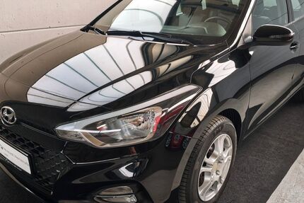 Hyundai i20 44.500 km 11.590 &euro; Neustadt a. d. Weinstr. 67435