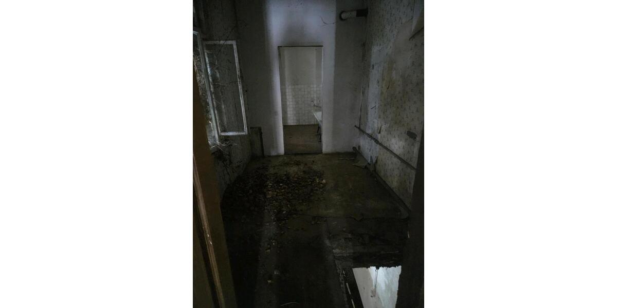 Mehrfamilienhaus, Wohnhaus Frohburg - 18 Zimmer, 450 m&sup2;, 95.000&euro; | Angebot:26932418