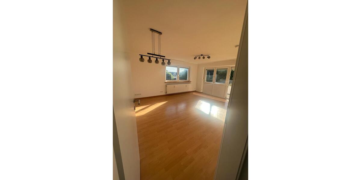 3 Zimmer 74,8qm Wohnung 1Stock ab 01.04 frei 3 zimmer