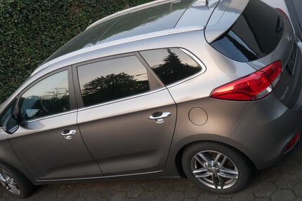 Kia Carens 77.000 km 11.800 &euro; Duisburg 47269