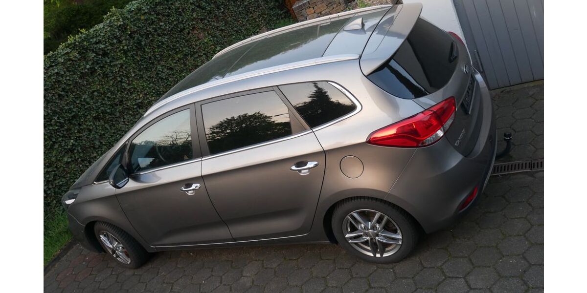 Kia Carens 77.000 km 11.800 &euro; Duisburg 47269