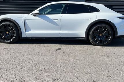 Porsche Taycan 21.700 km 59.900 &euro; Passau 94032