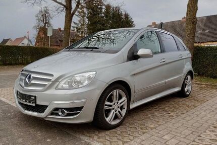 Mercedes B 180