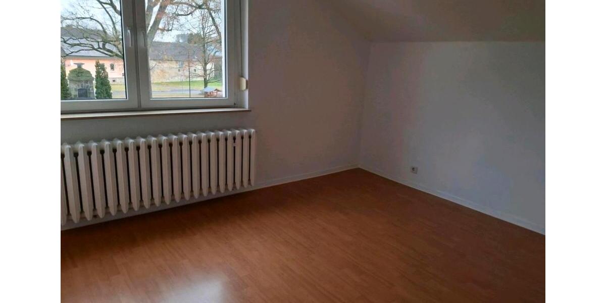 Einfamilienhaus Neuzelle - 3 Zimmer, 120 m&sup2;, 600&euro; | Angebot:25393597