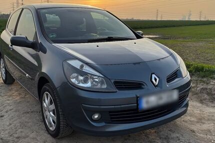 Renault Clio 176.200 km 2.200 &euro; Köln 50825