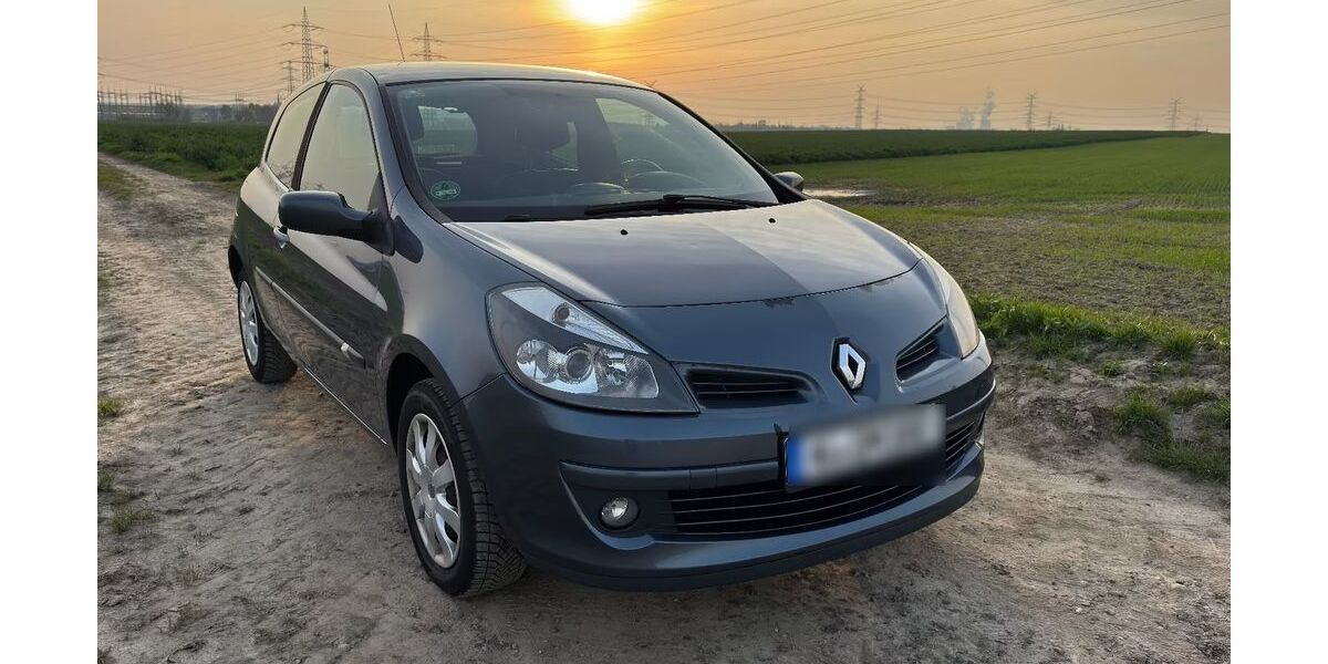 Renault Clio 176.200 km 2.200 &euro; Köln 50825