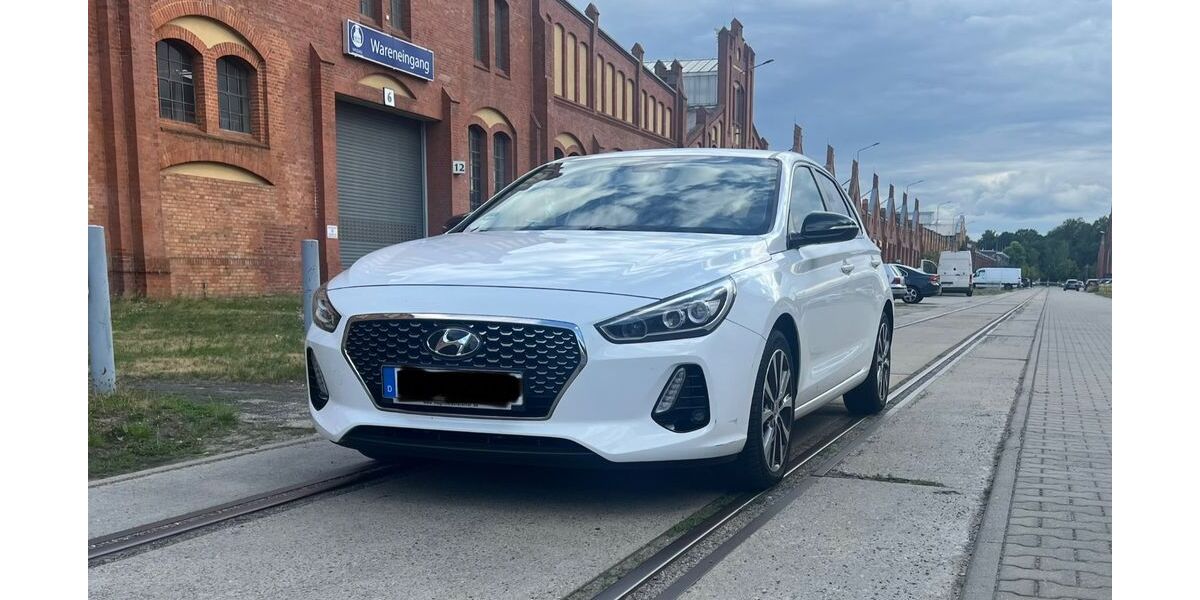 Hyundai i30 88.000 km 12.222 &euro; Wildau 15745