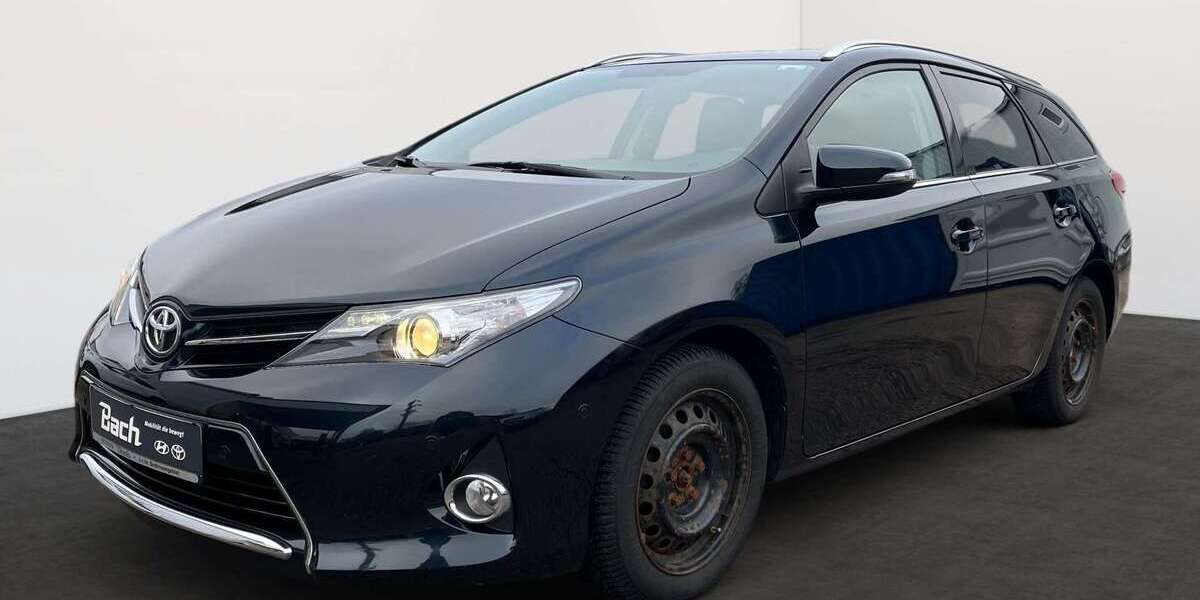 Toyota Auris 106.000 km 10.990 &euro; Donaueschingen 78166