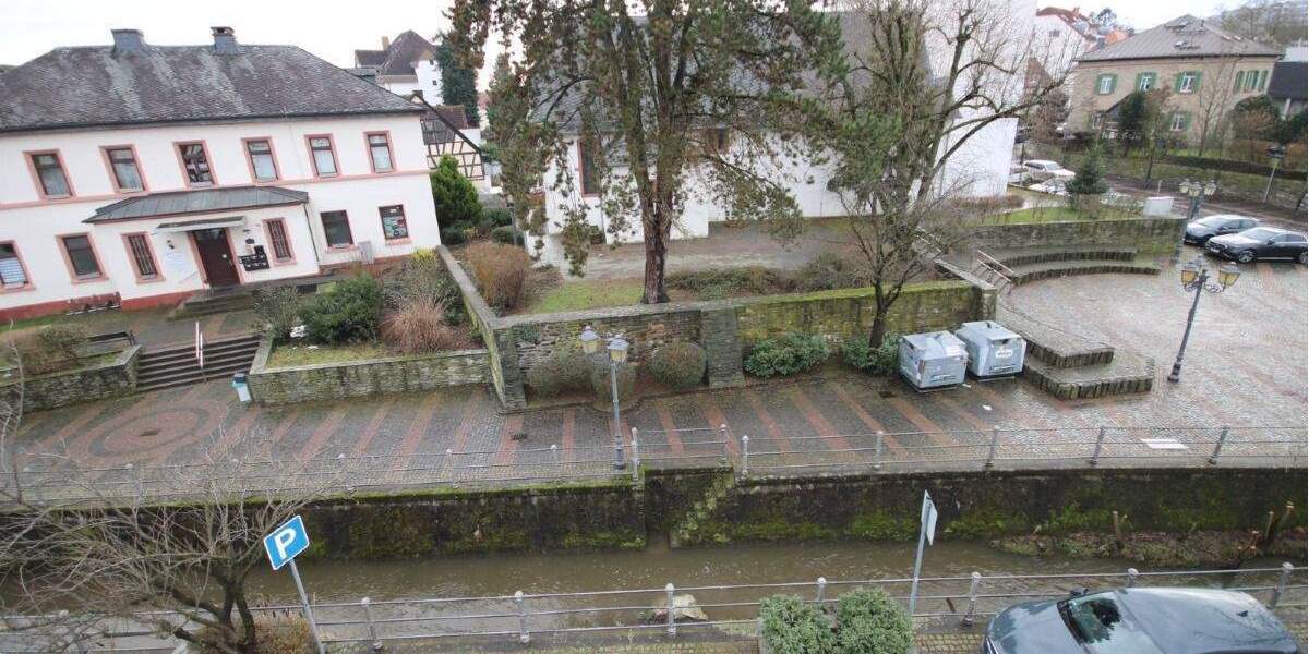 Gemütliche, renovierte 2-DG Wohnung in Eschborn + EBK 2 zimmer