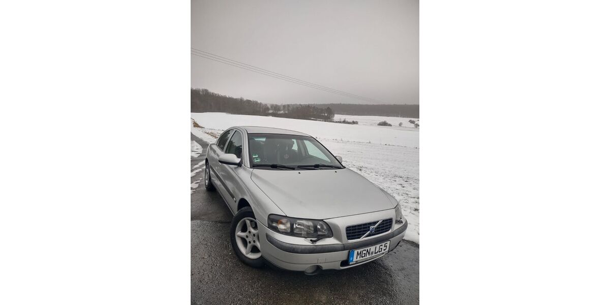 Volvo S60 296.000 km 1.200 &euro; Grabfeld OT Behrungen 98631