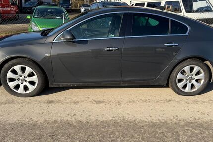 Opel Insignia 260.435 km 5.500 &euro; Mönstetten ( bei Burgau ) 89350