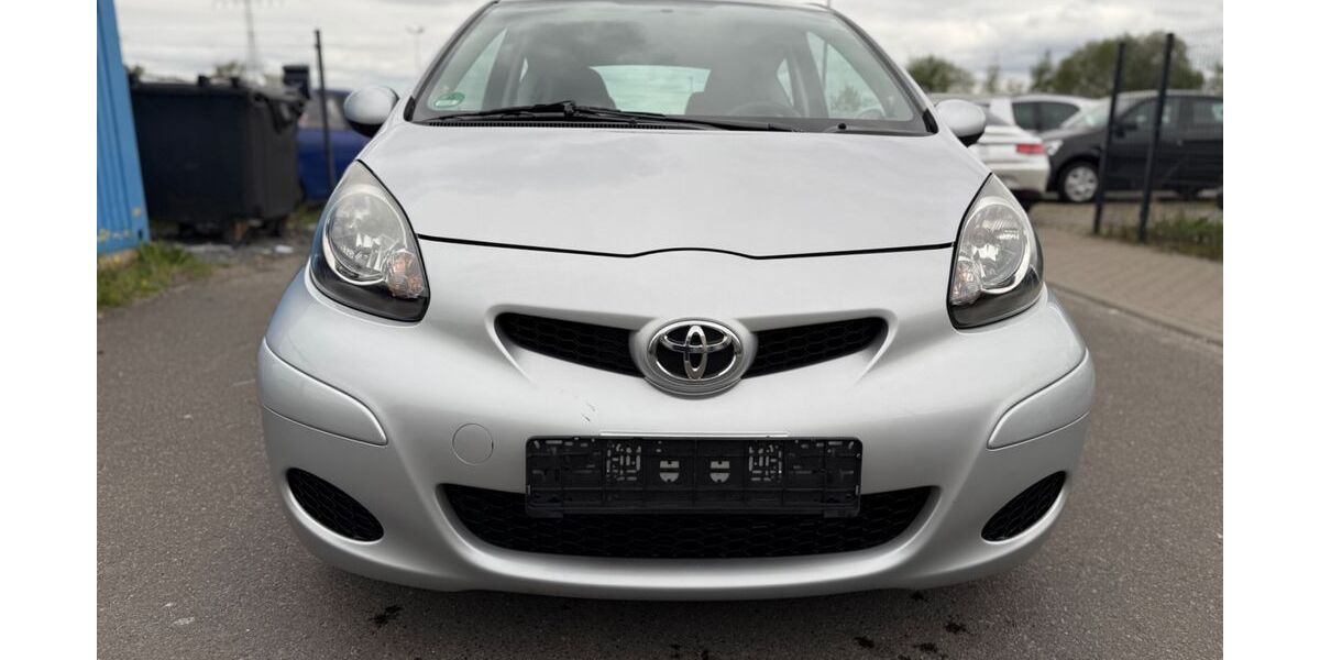 Toyota Aygo (X) 52.000 km 3.199 &euro; Berlin 12526