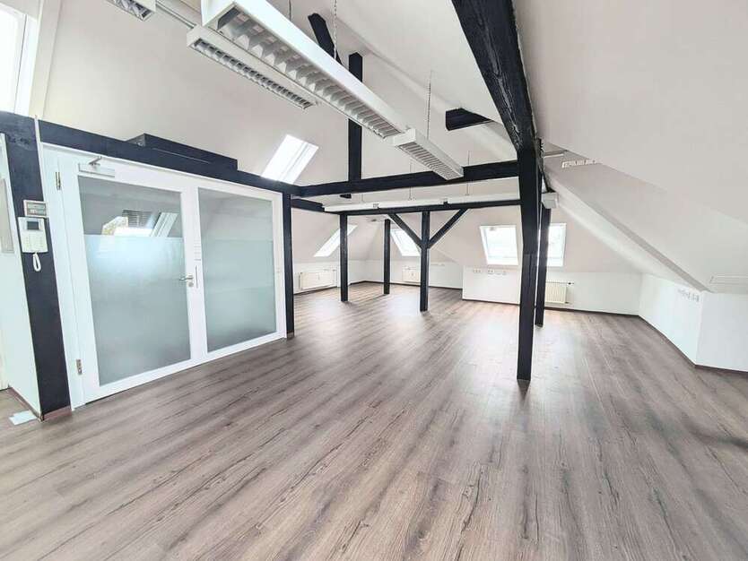 Büro in Stuttgart 750 € 75 m²