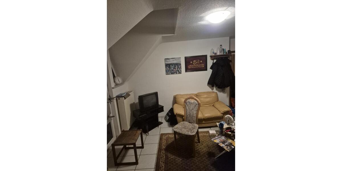Dachgeschoßwohnung Niederkassel - 2 Zimmer, 40 m&sup2;, 550&euro; | Angebot:25355977