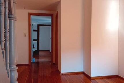Haus Coburg - 3 Zimmer, 160 m&sup2;, 1.390&euro; | Angebot:26556485