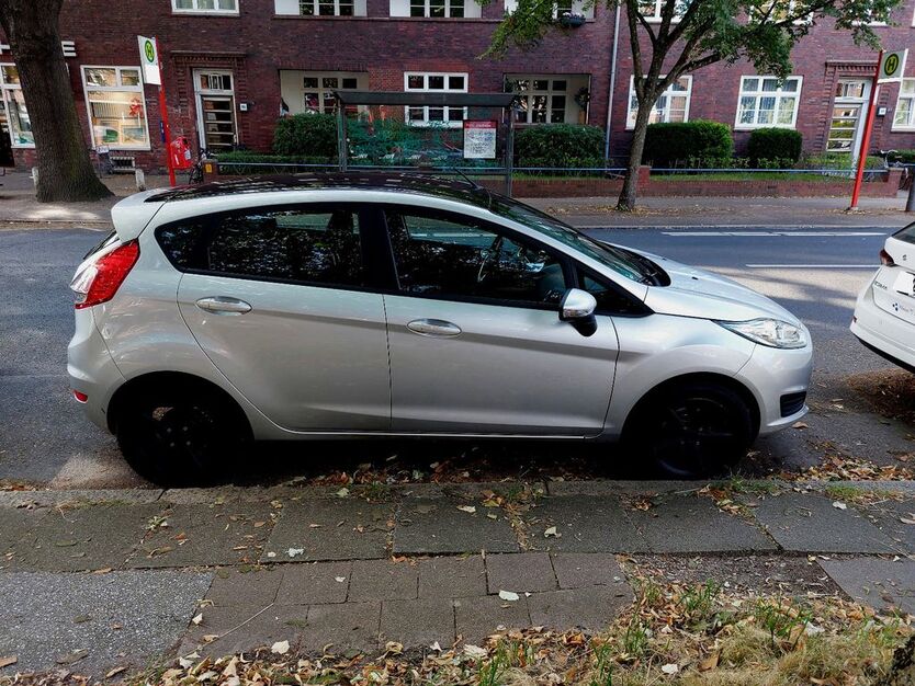 Ford Fiesta 136.120 km 5.000 € Hamburg 22297