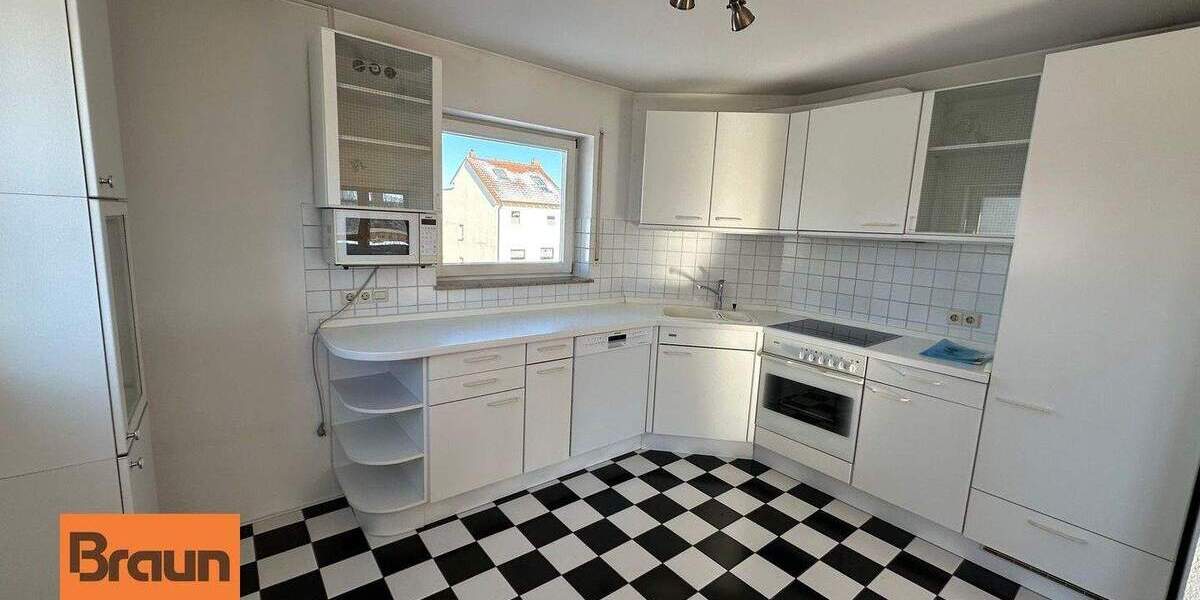 Attraktive 4,5-Zimmer-Eigentumswohung in Trossingen, inkl. Einzelgarage und Pkw-Außenstellplatz 4 zimmer