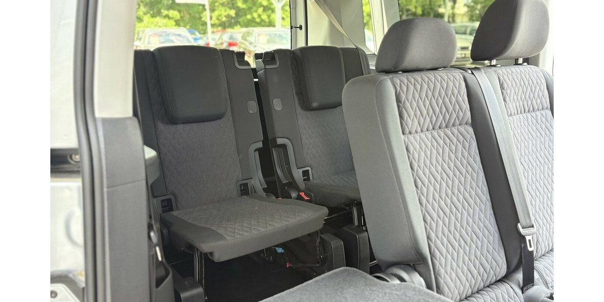 VW Caddy Maxi Life NAVI/CARPLAY/DSG/AHK/7.SITZER 38.004 km 26.900 &euro; Villingen-Schwenningen 78054