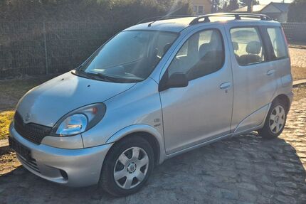 Toyota Yaris 211.000 km 2.399 &euro; Löwenberger Land OT Teschendorf 16775