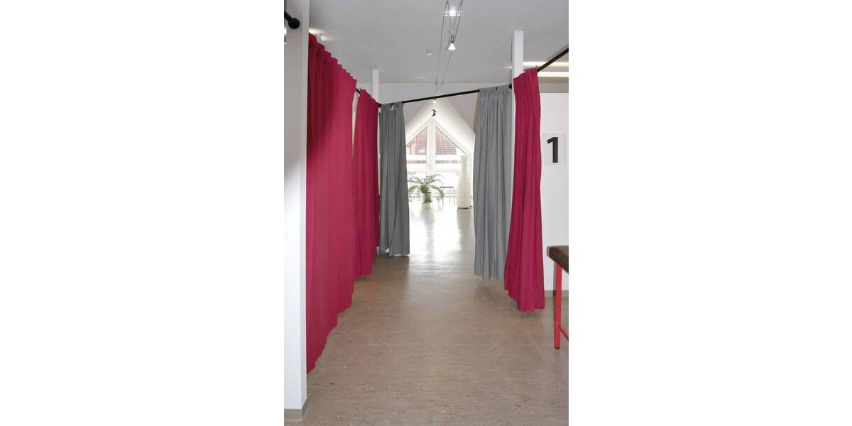 OberkaufungenBestlage Großzügige Gewerbeetage mit Fahrstuhl in einem markanten Gebäude 3 zimmer