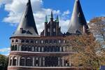 Etagenwohnung Lübeck Innenstadt - 6 Zimmer, 175 m&sup2;, 4.500&euro; | Angebot:26401158