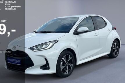 Toyota Yaris 9.512 km 21.880 &euro; Stollberg 09366