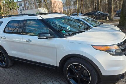 Ford Explorer 168.500 km 18.700 &euro; Hamburg 22147