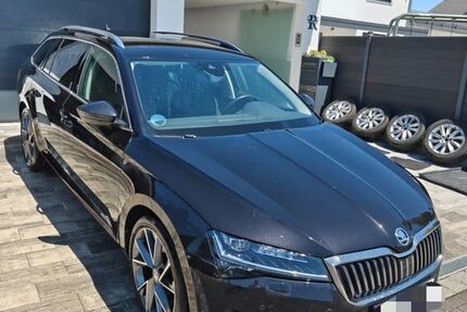 Skoda Superb 102.000 km 22.999 &euro; Schernfeld 85132