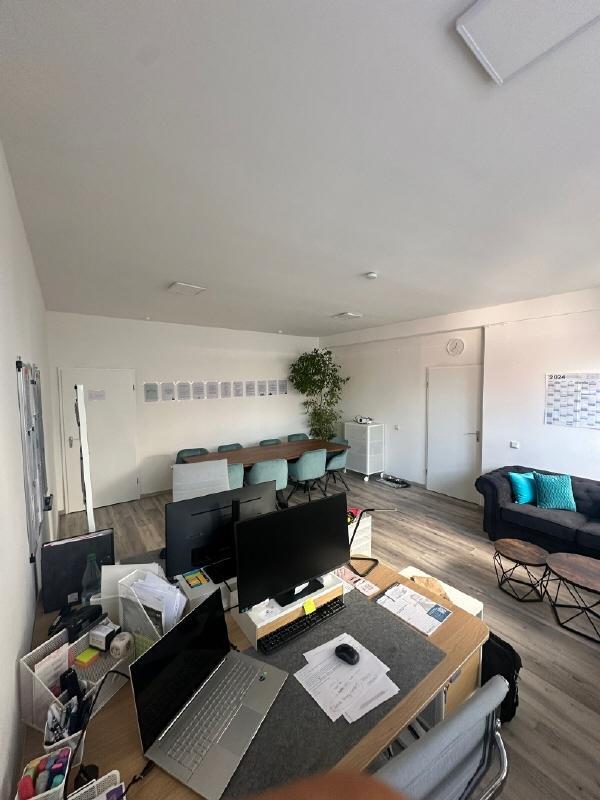 Bürofläche in Stein 130m² mit freier Einteilung als Praxis, Kanzlei, Fitnesstudio uvm. nutzbar zimmer