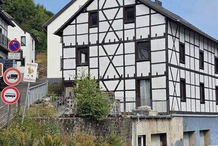 Teilrenoviertes Fachwerkhaus nach eigener Vorstellung zu verwirklichen 8 zimmer
