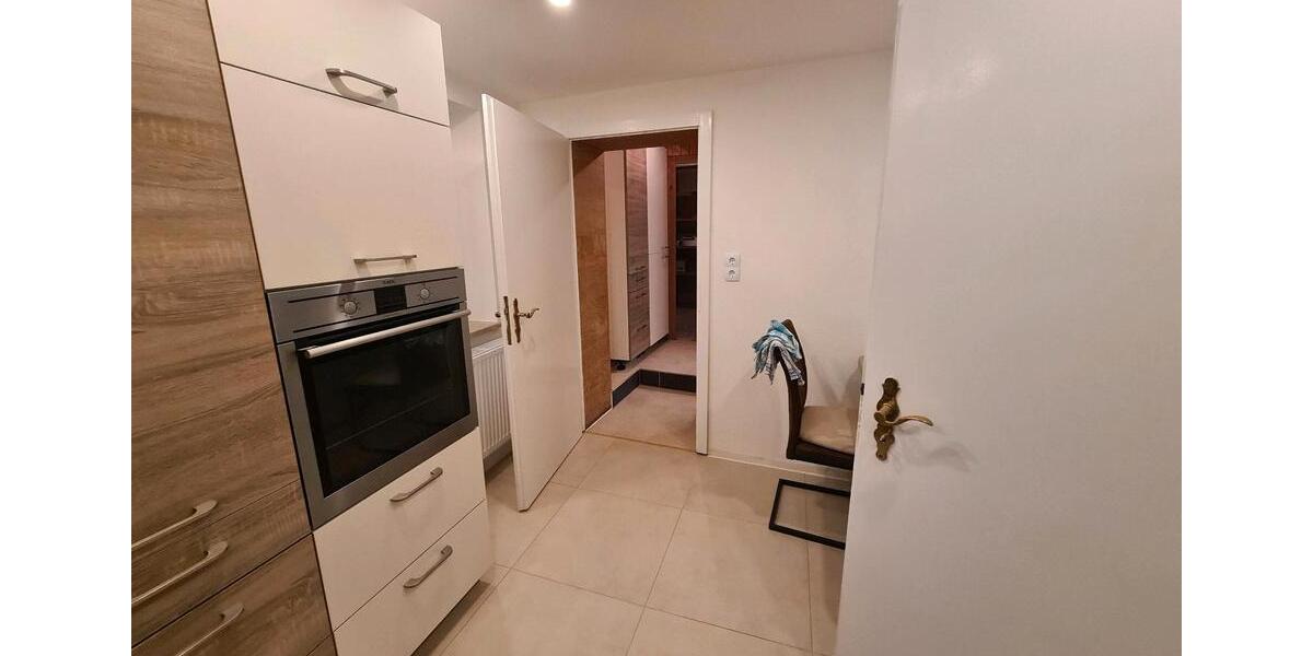 Etagenwohnung Markt Nordheim - 5 Zimmer, 150 m&sup2;, 1.150&euro; | Angebot:26609476