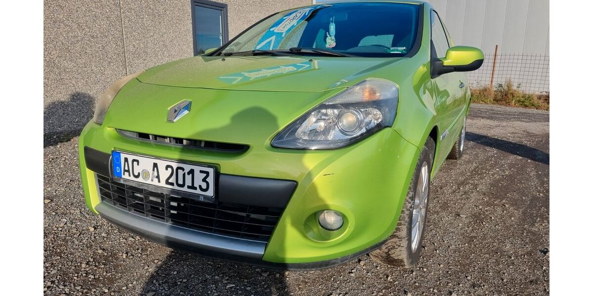 Renault Clio 103.000 km 2.700 &euro; Baesweiler 52499