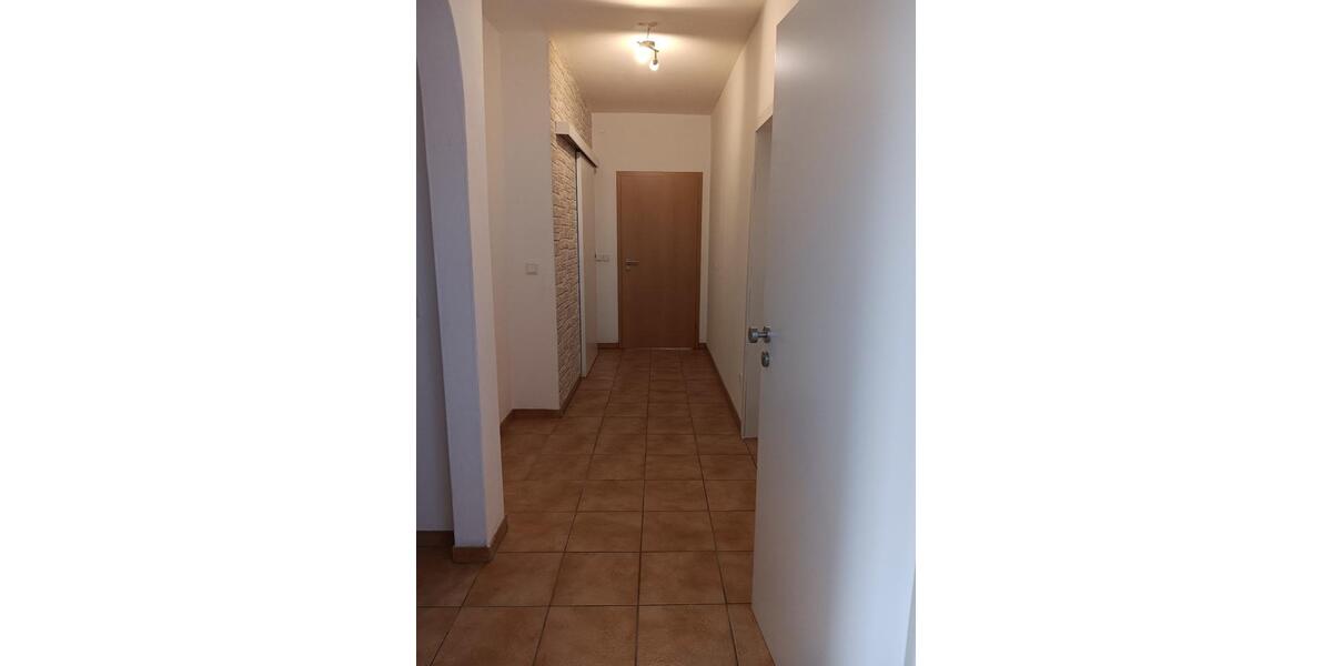 Etagenwohnung Goldbach - 3.5 Zimmer, 89 m&sup2;, 900&euro; | Angebot:25416856