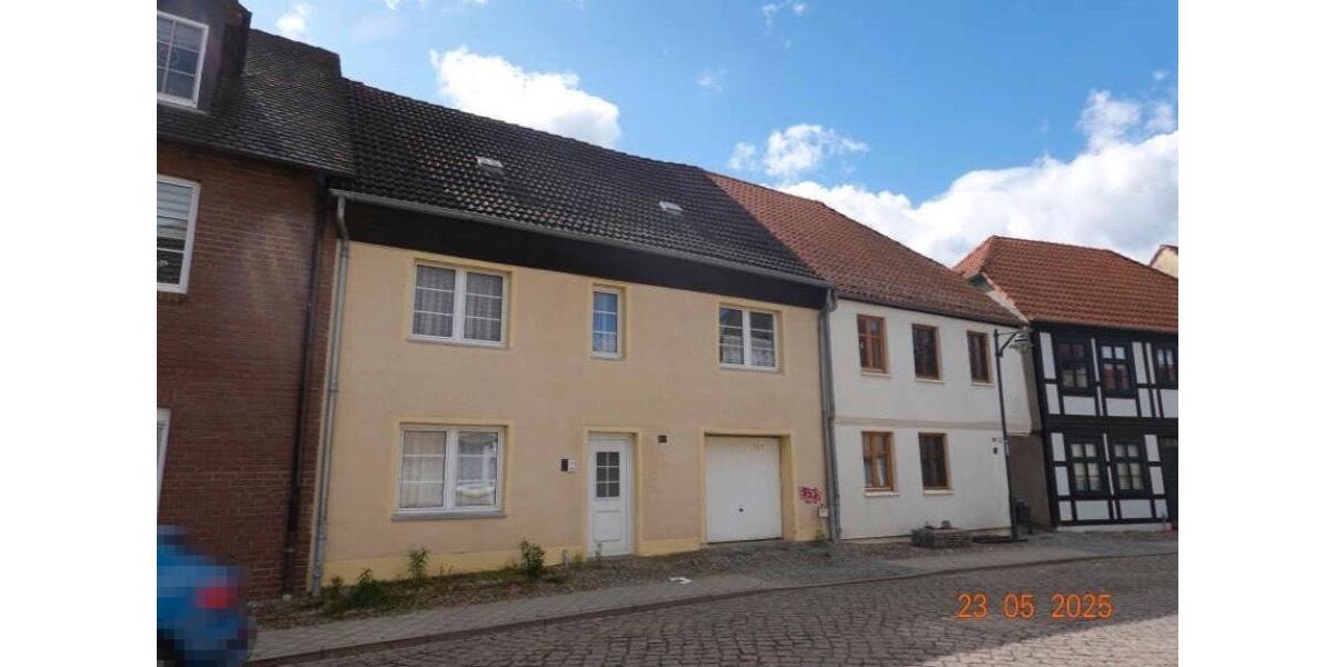 Reihenhaus Stavenhagen - 10 Zimmer, 240 m&sup2;, 123&euro; | Angebot:26321819