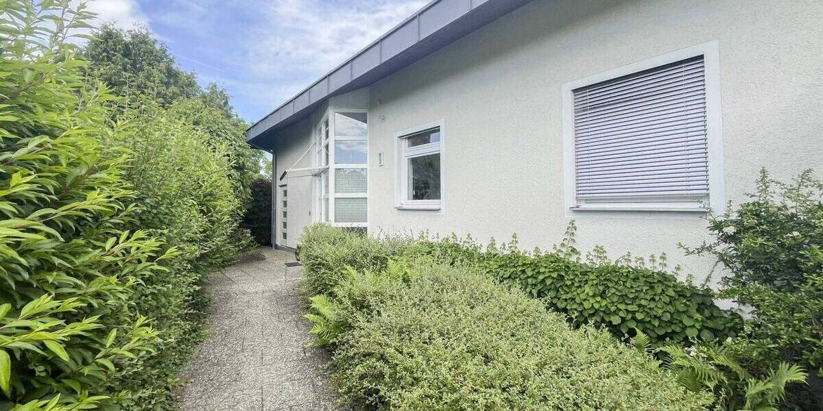 Einfamilienhaus Burghausen - 9 Zimmer, 315 m&sup2;, 720.000&euro; | Angebot:26451459