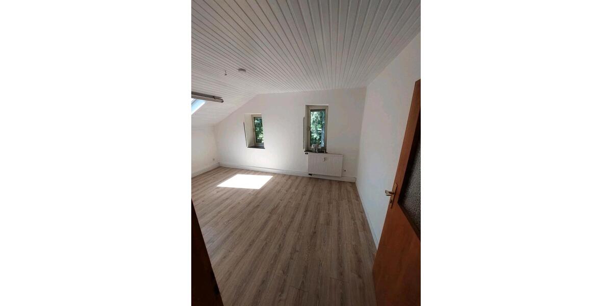 Dachgeschoßwohnung Birresborn - 4 Zimmer, 100 m&sup2;, 650&euro; | Angebot:26394055