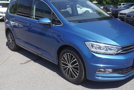 VW Touran 142.343 km 14.490 &euro; Haßfurt 97437