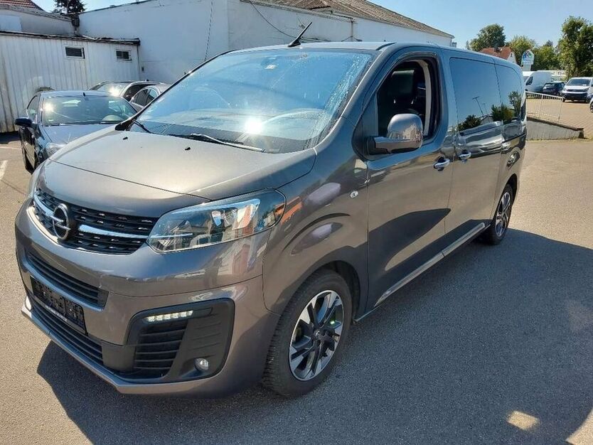 Zafira Life