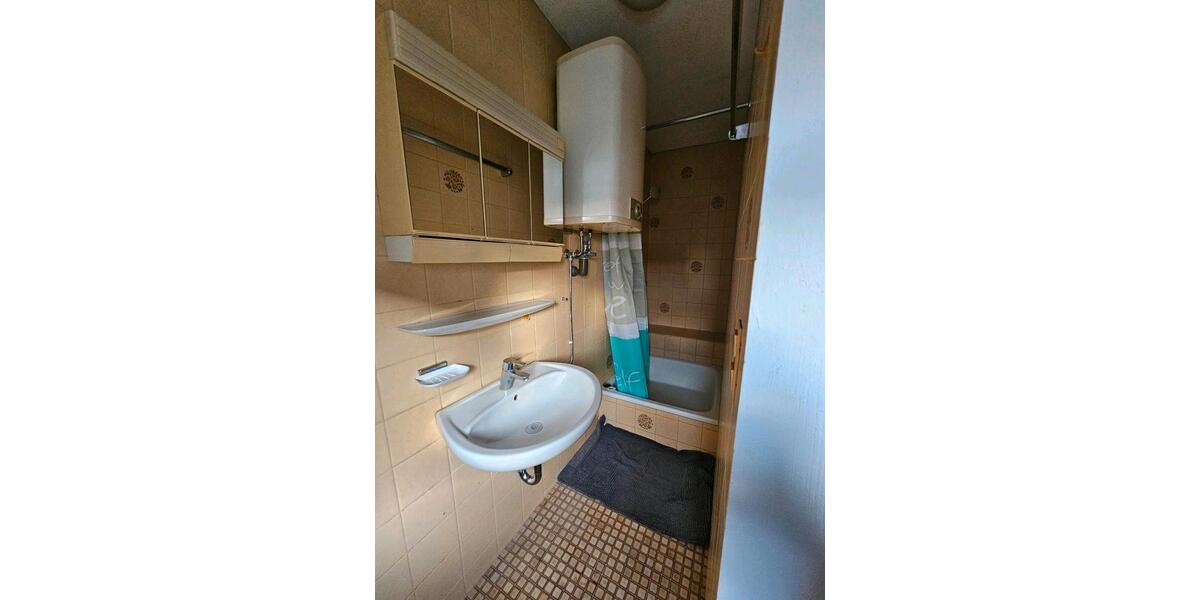 Etagenwohnung Ammerbuch - 5 Zimmer, 180 m&sup2;, 1.800&euro; | Angebot:26032202