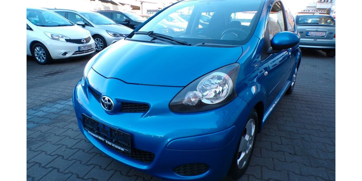 Toyota Aygo (X) 78.000 km 5.990 &euro; Berlin 12347