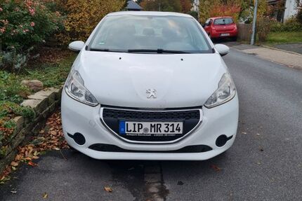 Peugeot 208 150.793 km 2.400 € Leopoldshöhe 33818
