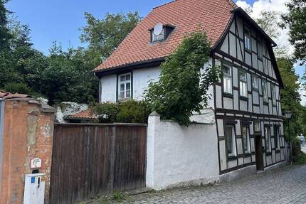 Haus Halberstadt - 8 Zimmer, 120 m&sup2;, 80.000&euro; | Angebot:26160832