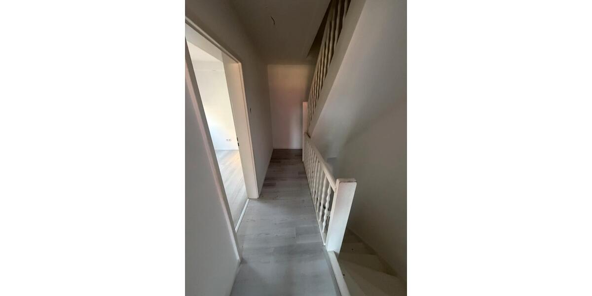 Reihenhaus Ronneburg - 4 Zimmer, 152 m&sup2;, 1.900&euro; | Angebot:25367731