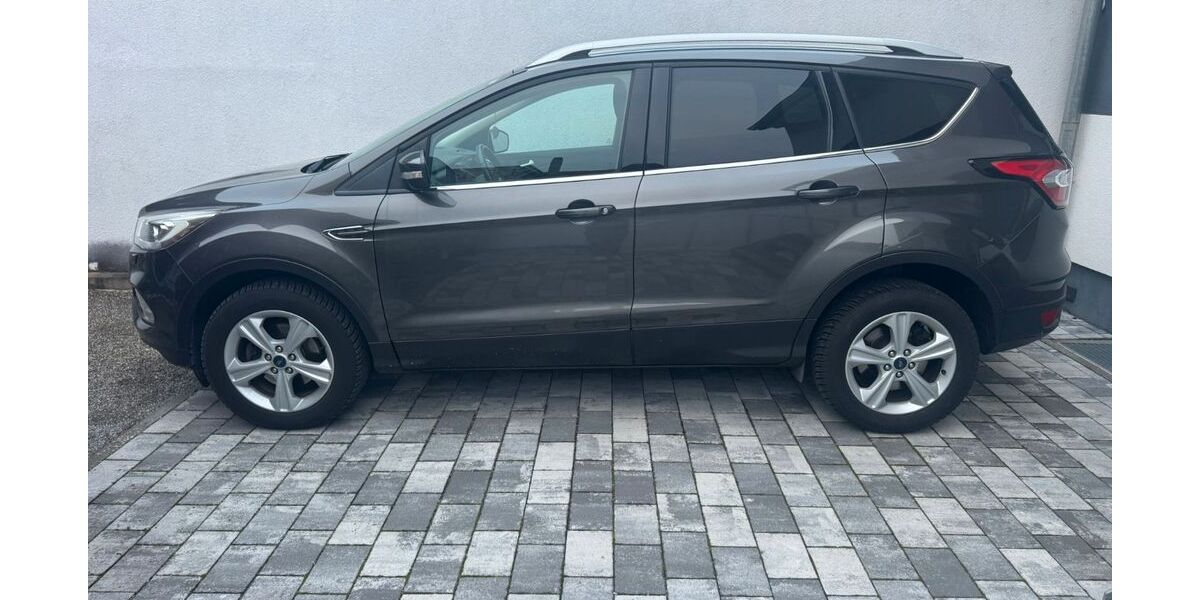 Ford Kuga 100.000 km 12.500 &euro; Waghäusel 68753